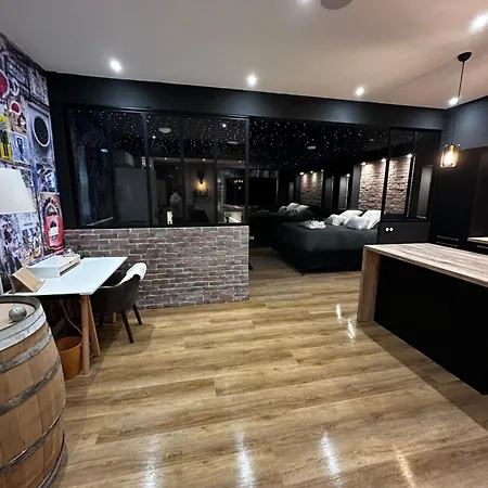Loft Room38 Bed & Breakfast 3*